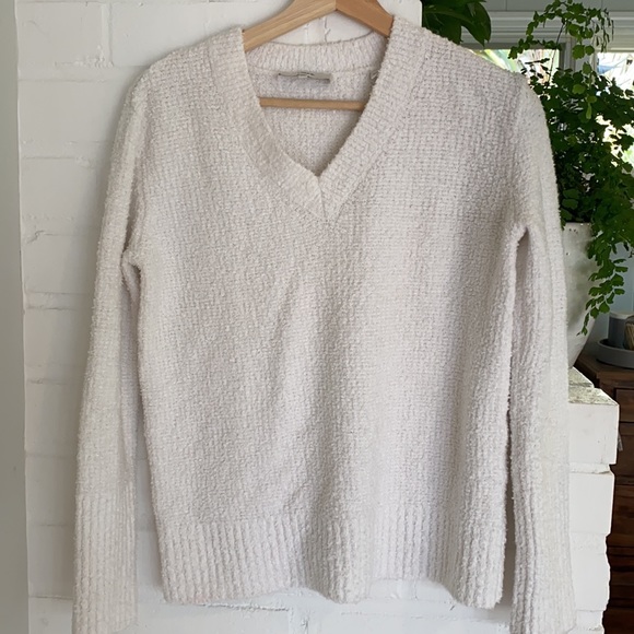 Vince Textured White V Neck Sweater - Picture 2 of 8